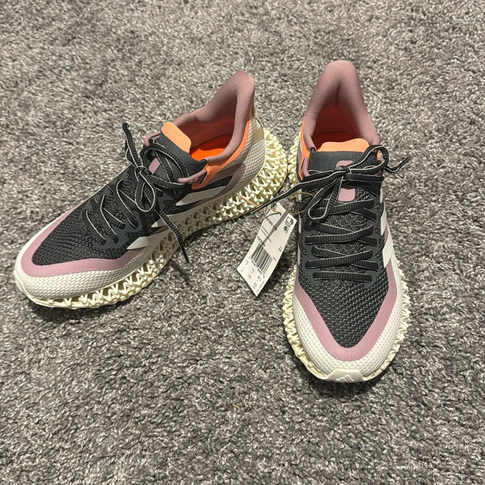 NWT/NWOB - Adidas 4DFWD 2 sneakers